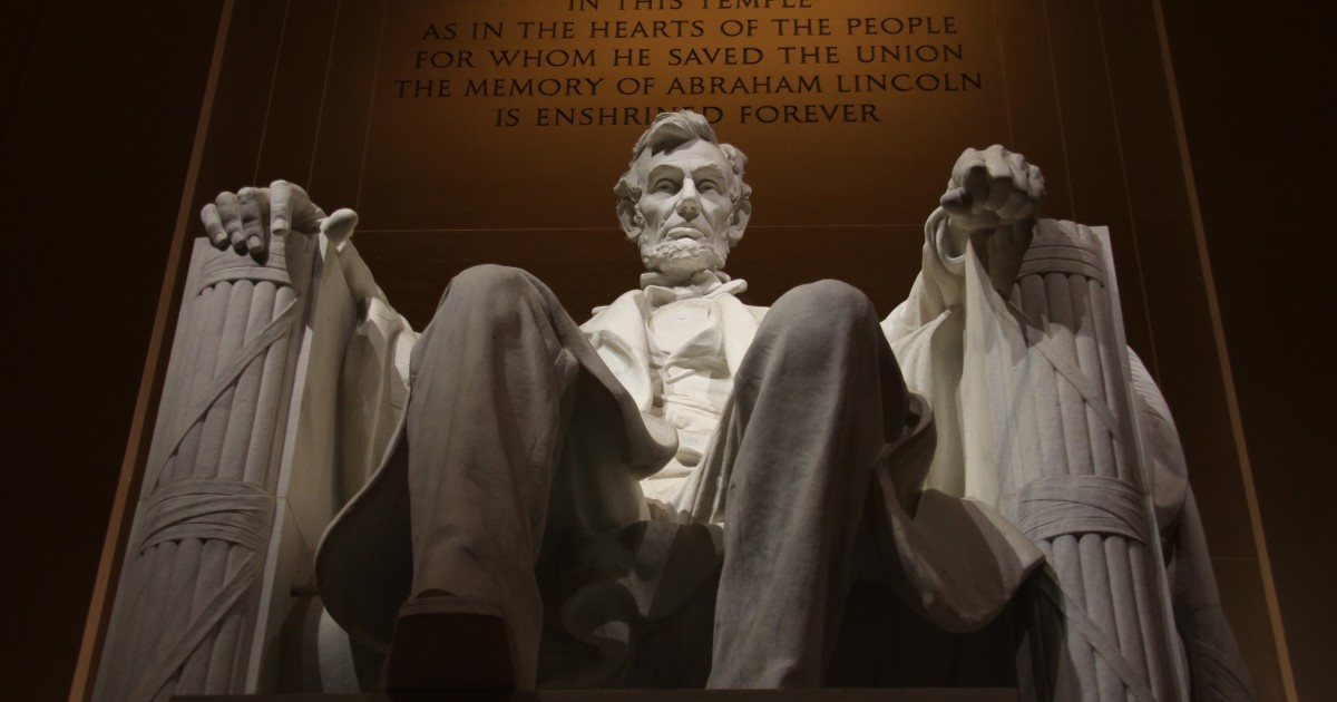 Will the presidential election impact the need for school fundraising? Dramatic photo of the Lincoln Memorial