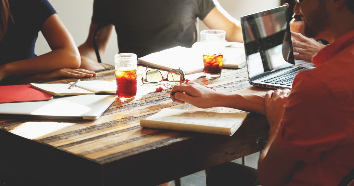 Tips and Strategies for Meetings A casual meeting taking place